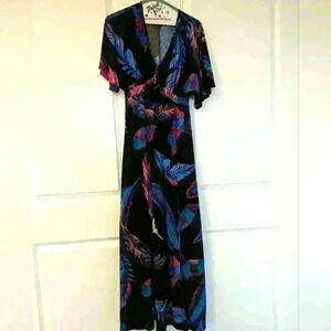 Leaf Print Express Crepe  Banded Empire Maxi Dress + size Xs